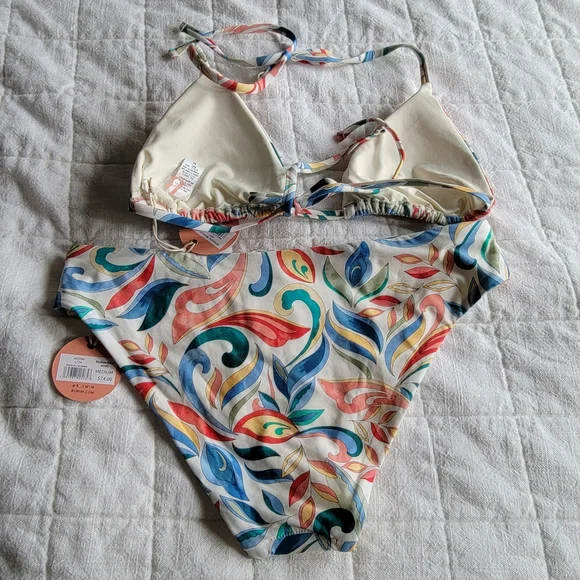 NWT B. Swim Sicilian Swirl Bermuda Triangle Top and Austin Bikini Bottom Medium - Picture 3 of 4